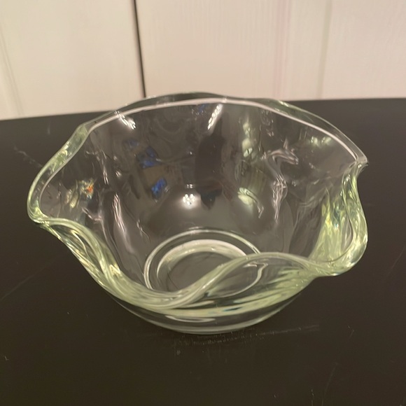 Vintage Indiana Green Tint Glass Bowl with Ruffled Rim - Picture 3 of 9